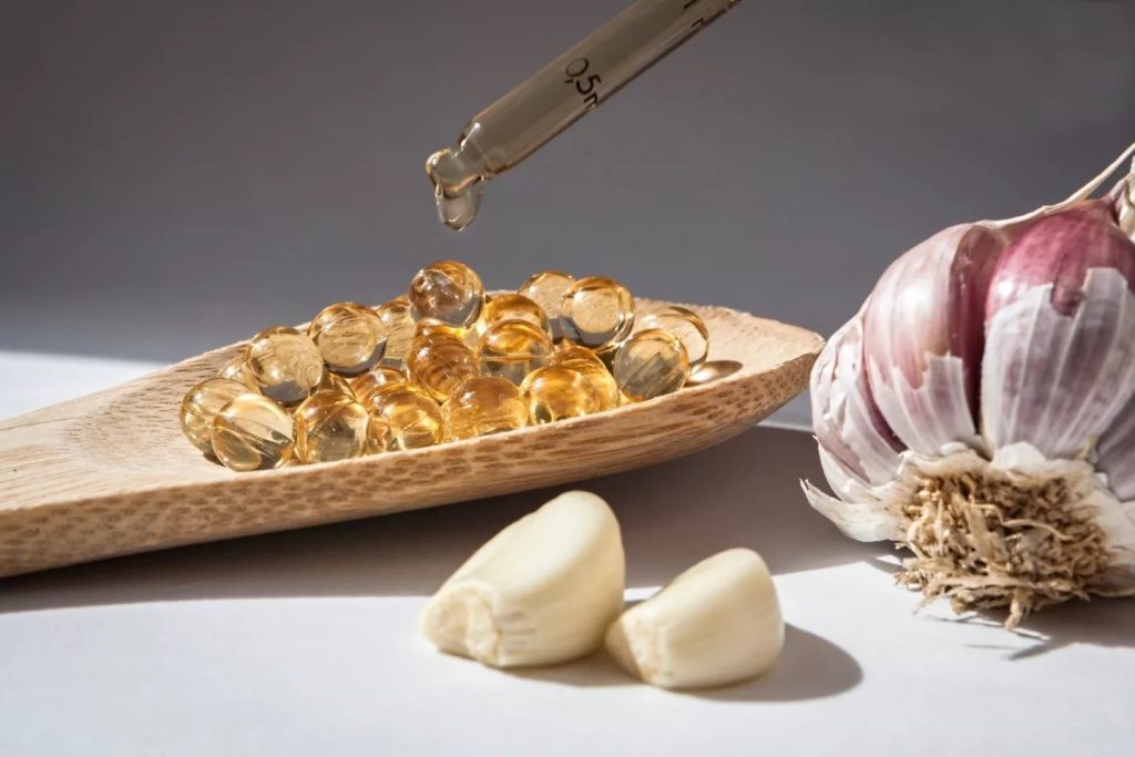 garlic oils.jpg garlic oils.jpg